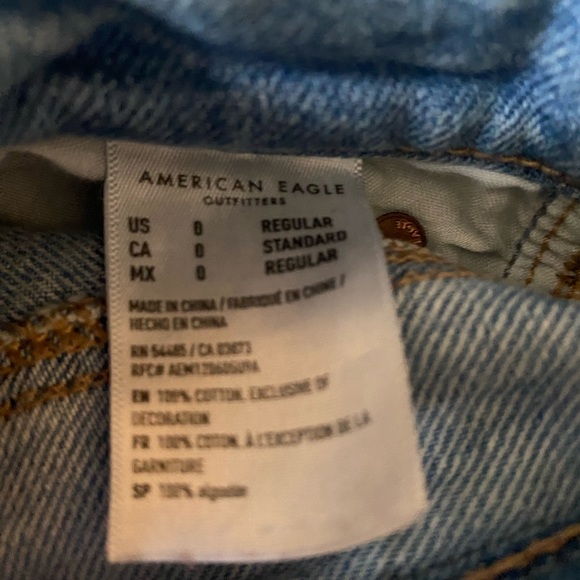 American Eagle Mom Jeans Sz 0 (fit like 4) - Picture 2 of 3